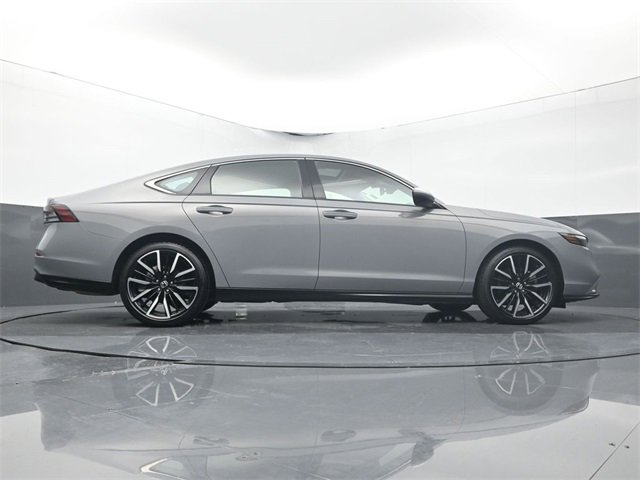 Used 2024 Honda Accord Touring image 12