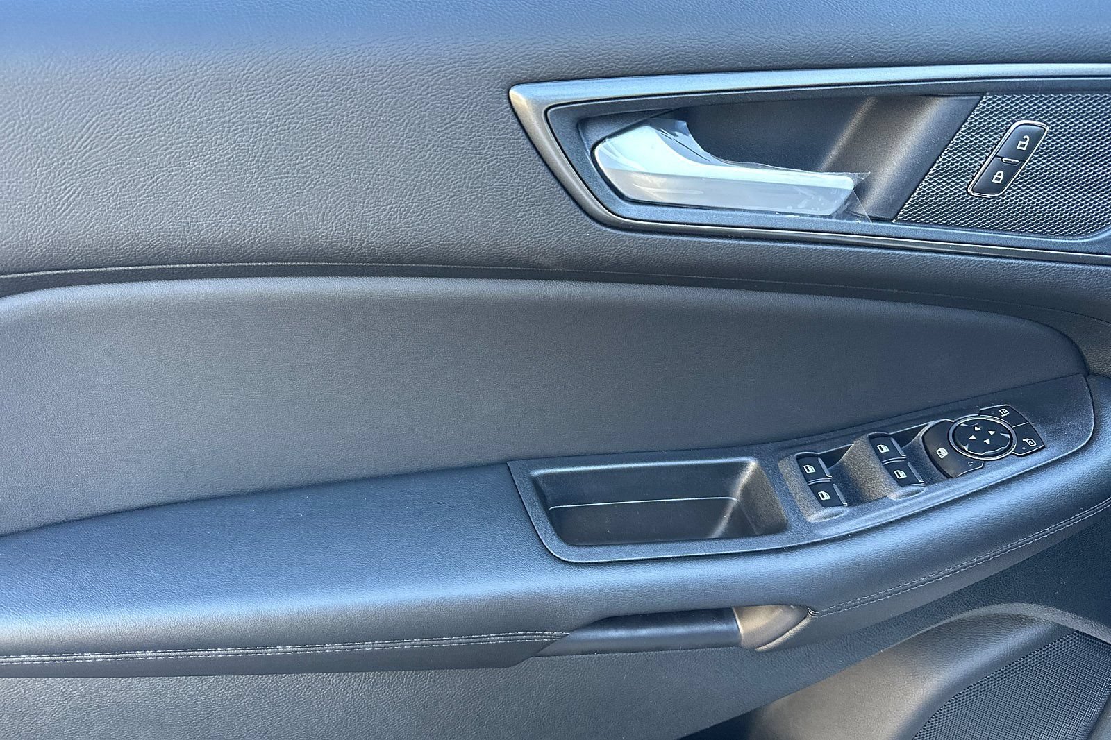 New 2024 Ford Edge SE w/ Black Appearance Package AWD/4WD image 13