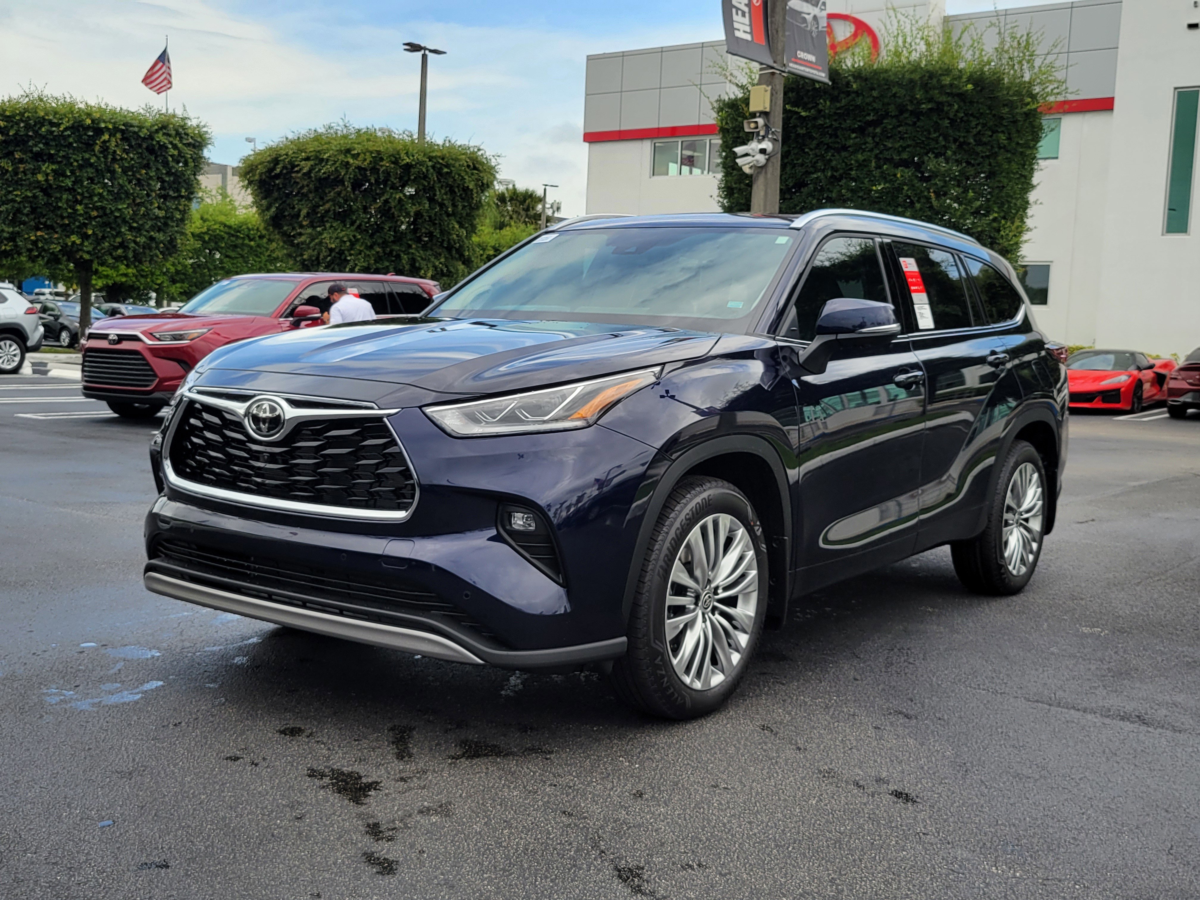 New 2026 Toyota Highlander Platinum AWD/4WD image 6