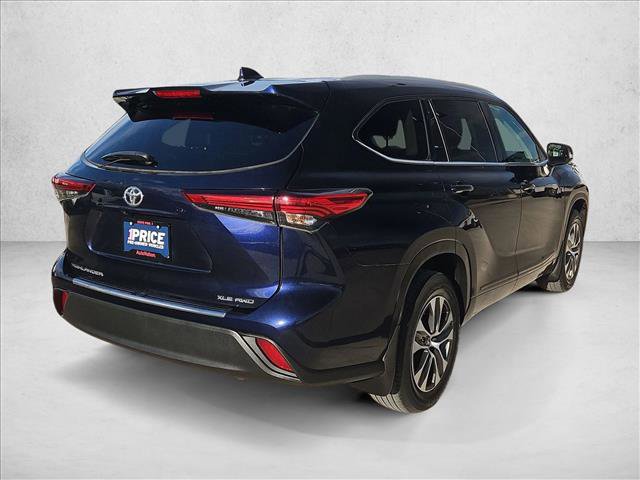Used 2022 Toyota Highlander XLE image 5