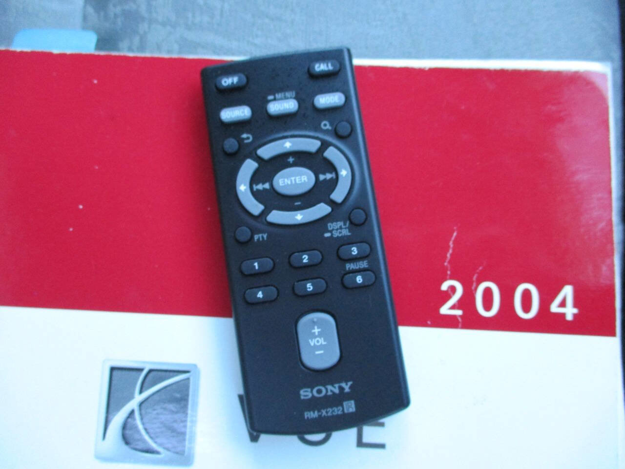 Used 2004 Saturn Vue 2WD w/ Sport Plus Pkg image 29