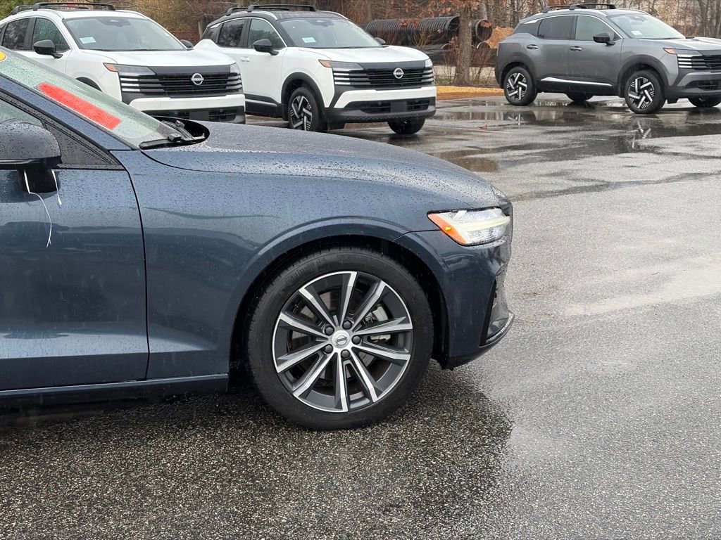 Used 2022 Volvo S60 B5 Momentum w/ Premium Package image 8