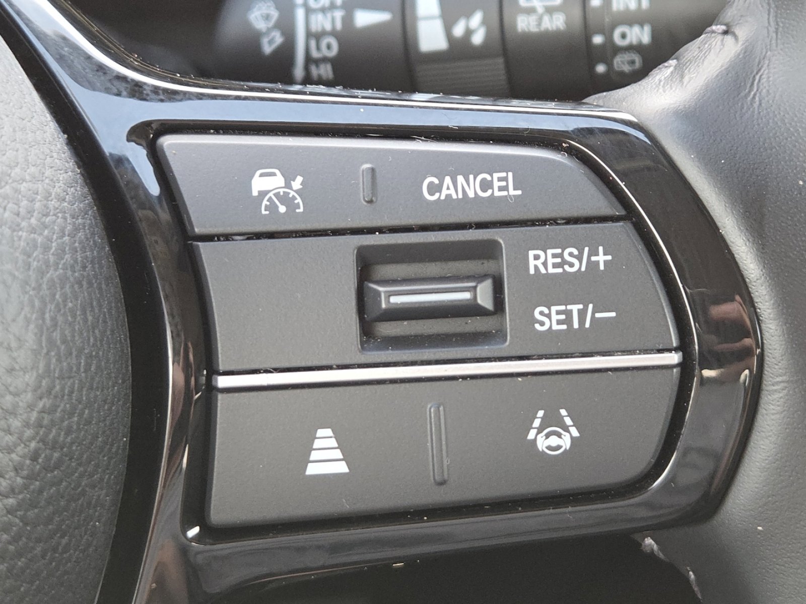 Used 2025 Honda CR-V EX-L image 5