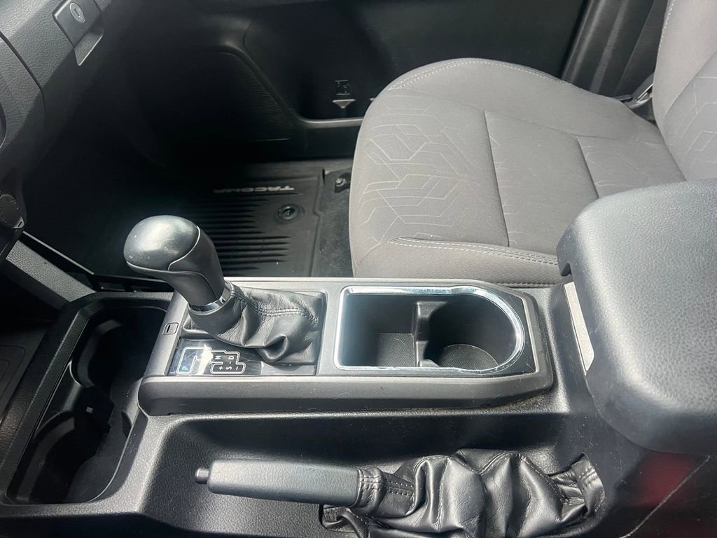 Used 2019 Toyota Tacoma TRD Off-Road w/ Technology Package image 22