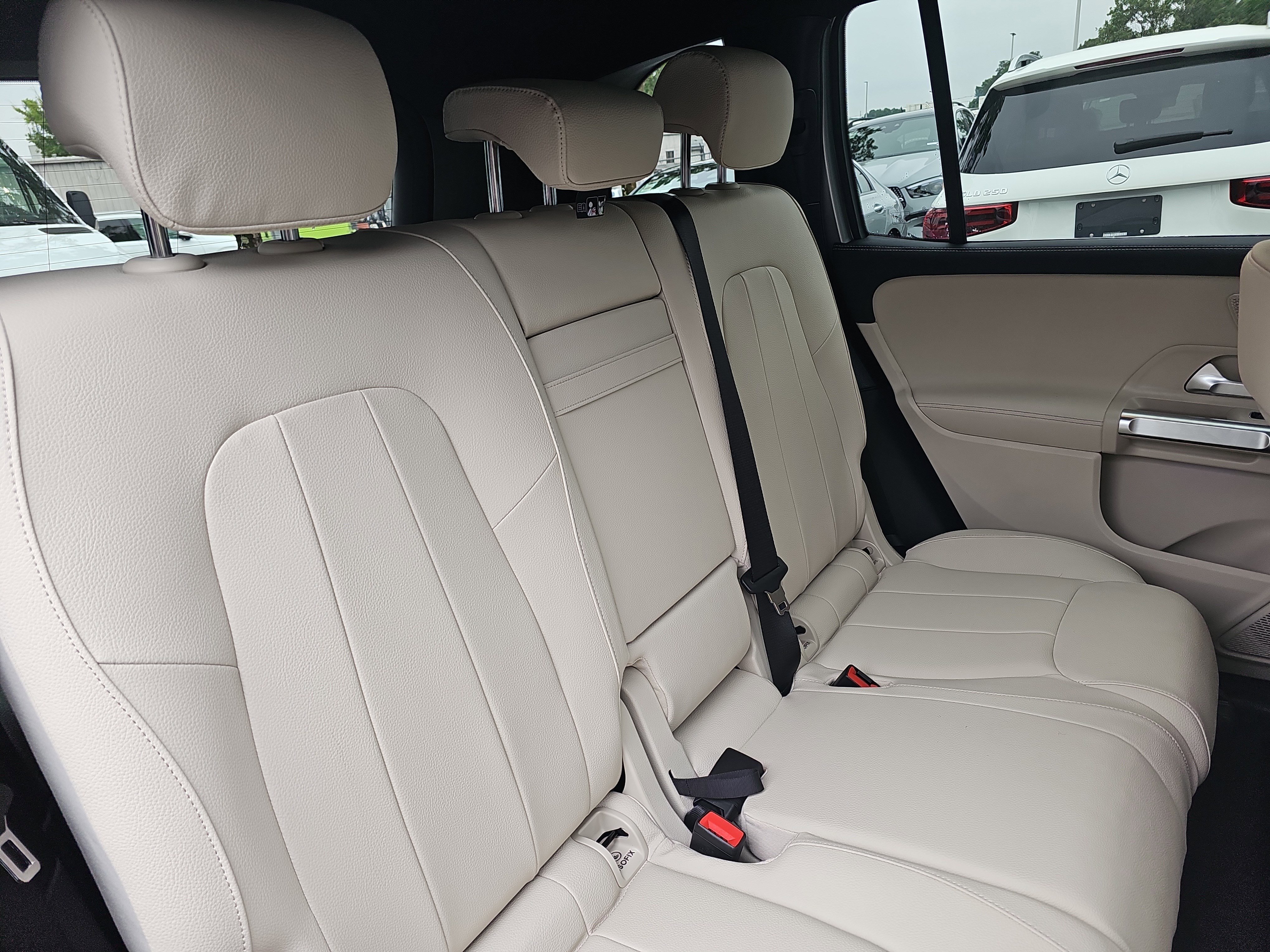New 2026 Mercedes-Benz GLB 250 4MATIC image 12