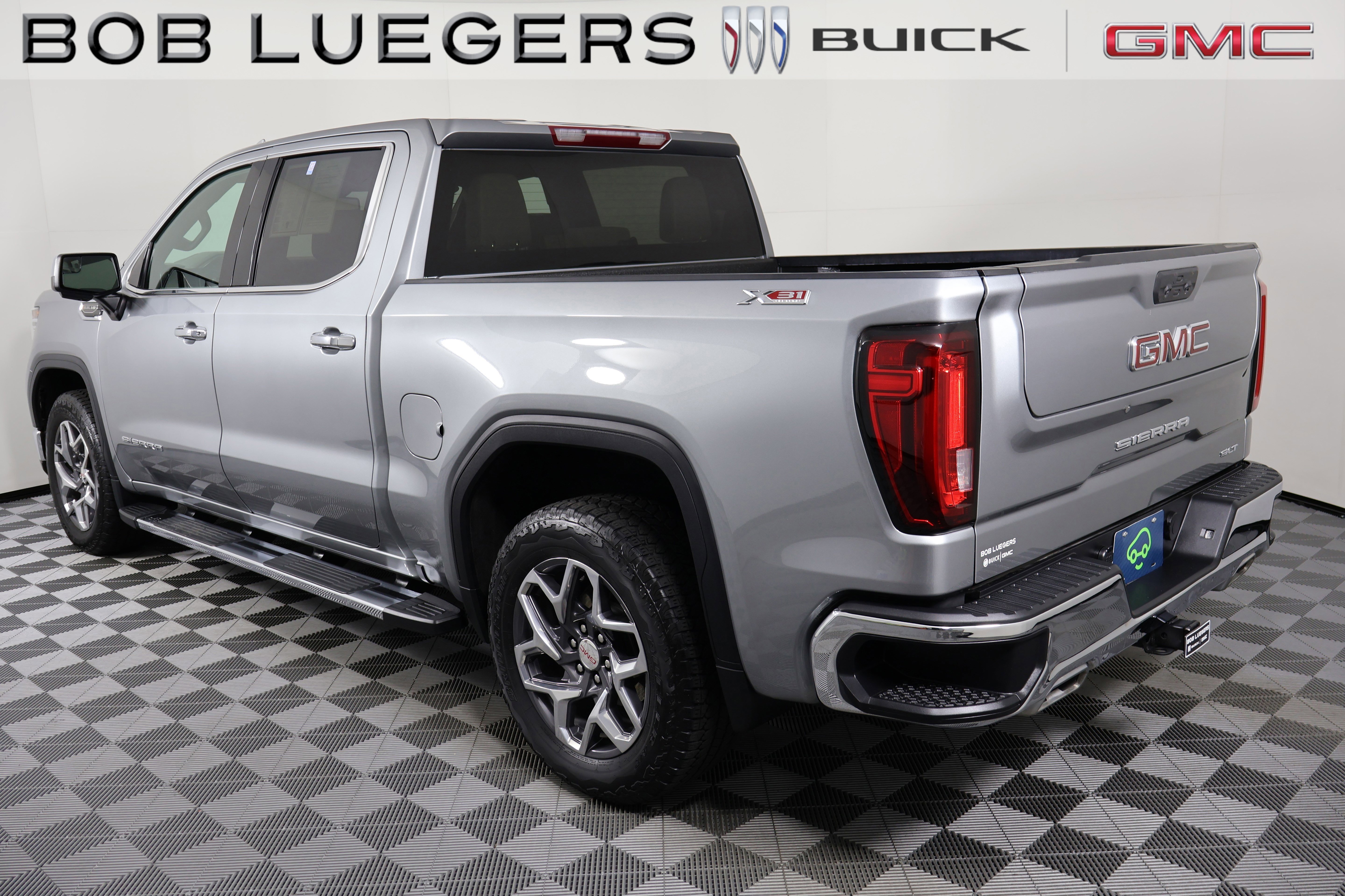 Certified 2023 GMC Sierra 1500 SLT w/ SLT Premium Package AWD/4WD image 7