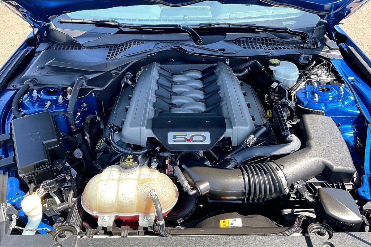 Used 2017 Ford Mustang GT Premium w/ Equipment Group 401A RWD image 10