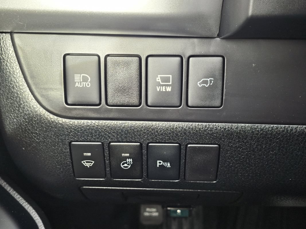 Used 2018 Toyota Highlander Limited Platinum w/ Carpet Mat Package (TMS) AWD/4WD image 34