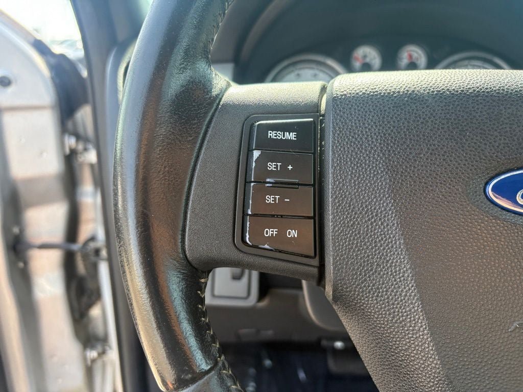 Used 2009 Ford Focus SEL FWD image 18