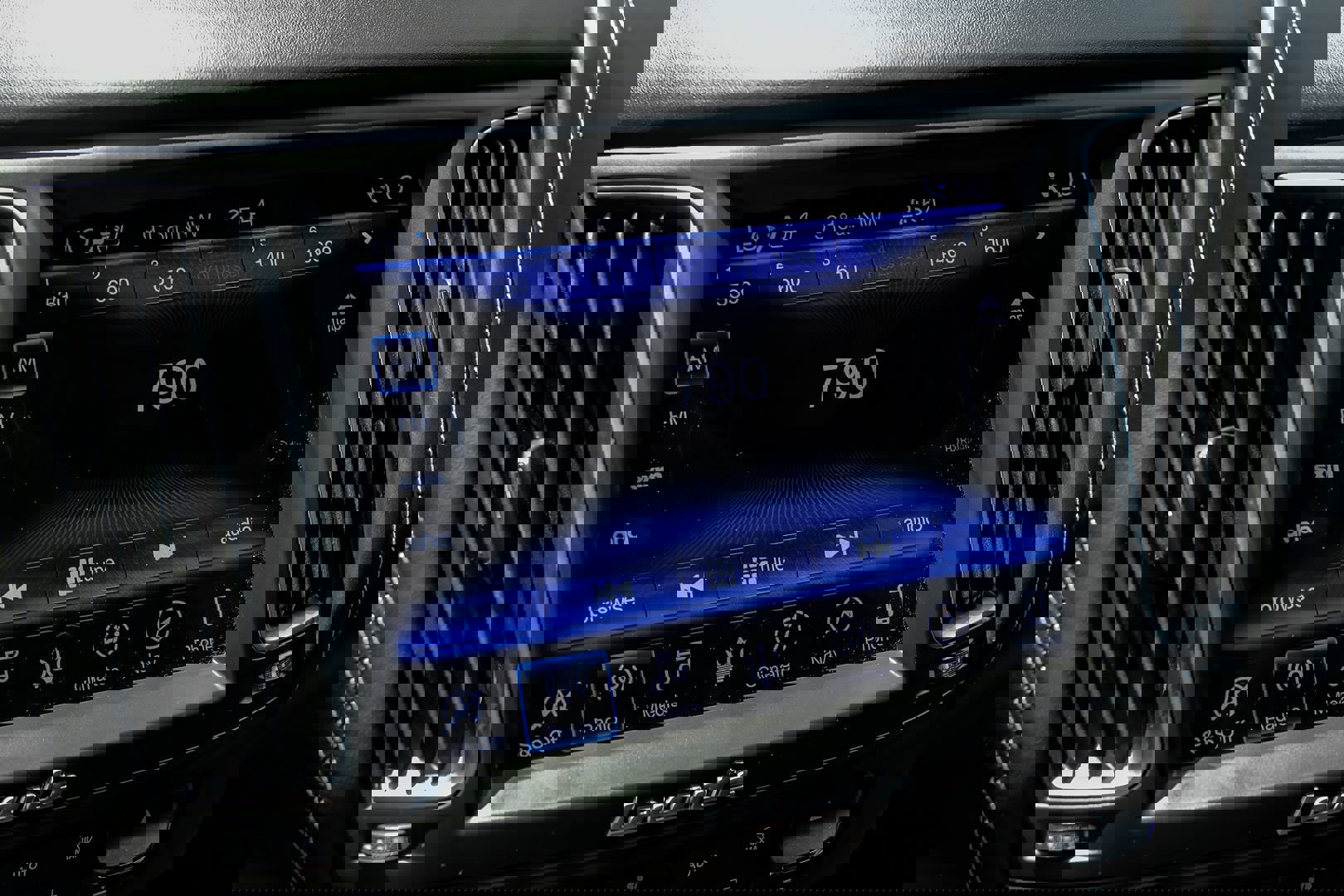 Used 2019 Maserati Levante S GranLusso image 29