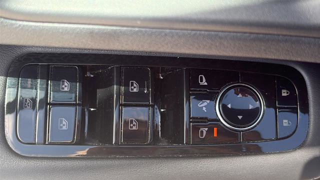 Used 2023 Nissan Ariya AWD image 13