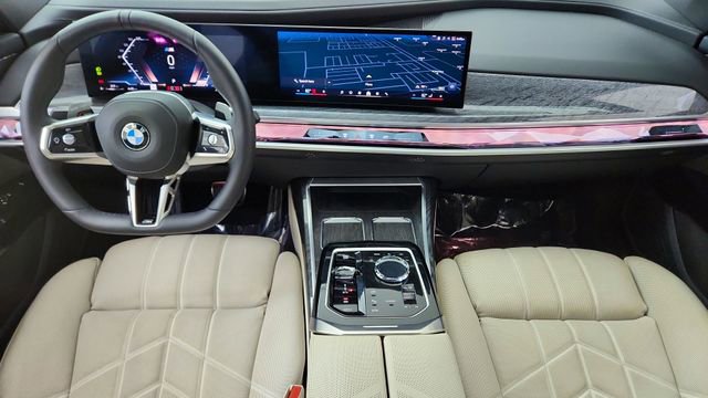 Used 2025 BMW 740i xDrive image 35