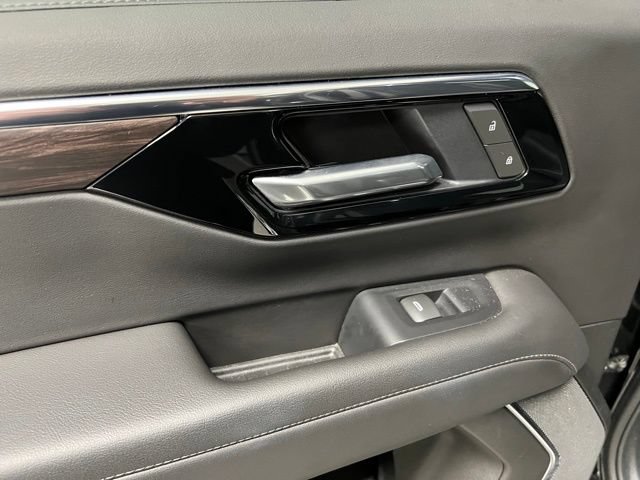 Used 2025 Chevrolet Tahoe LT AWD/4WD image 35