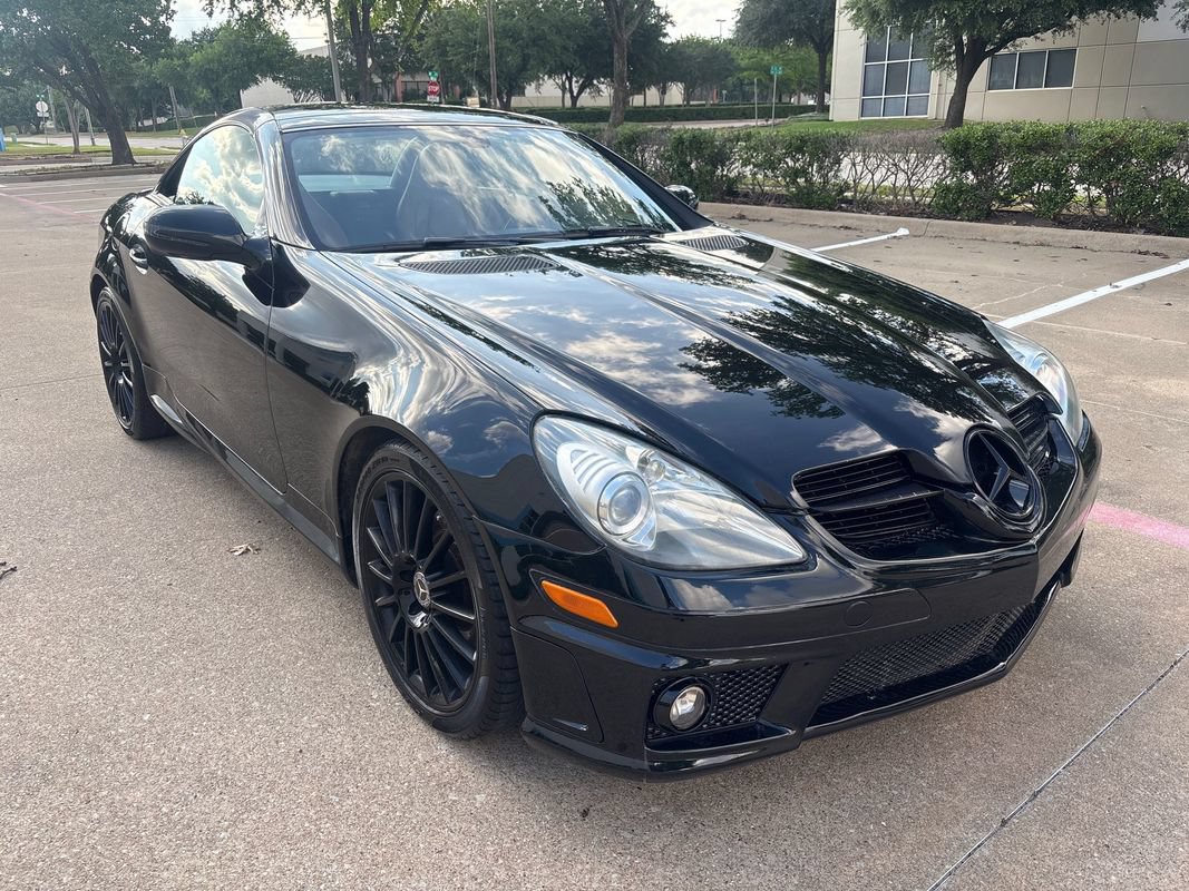 Used 2011 Mercedes-Benz SLK 350 image 2