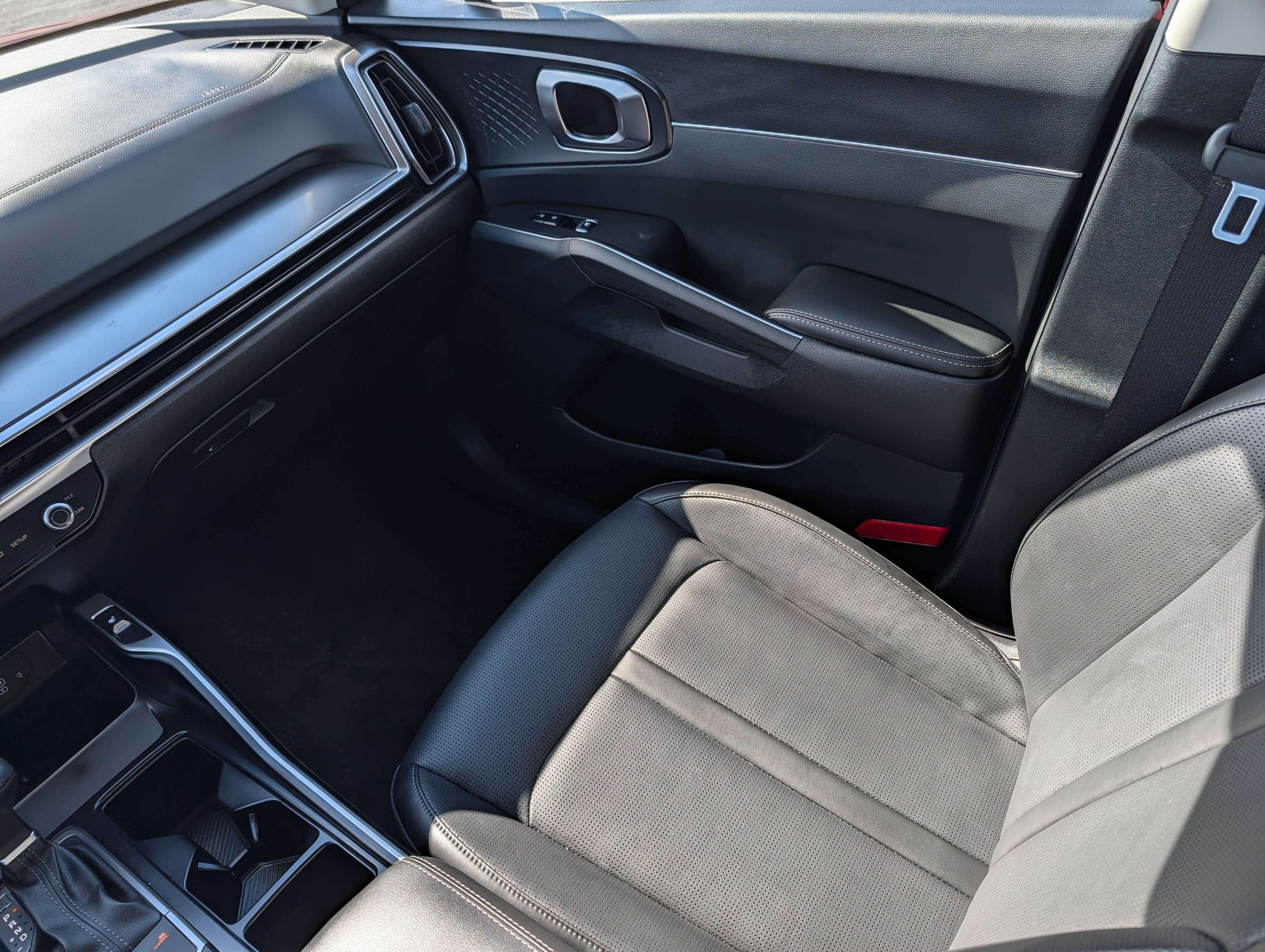Certified 2025 Kia Sorento S AWD/4WD image 11