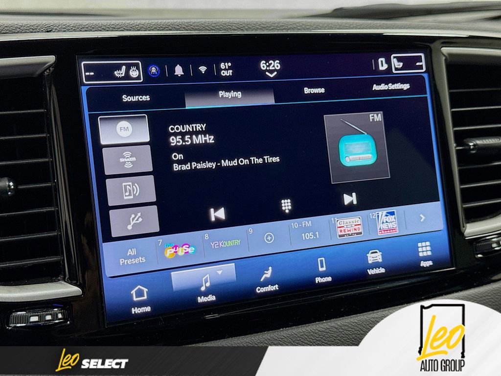Used 2025 Chrysler Pacifica Select FWD image 17