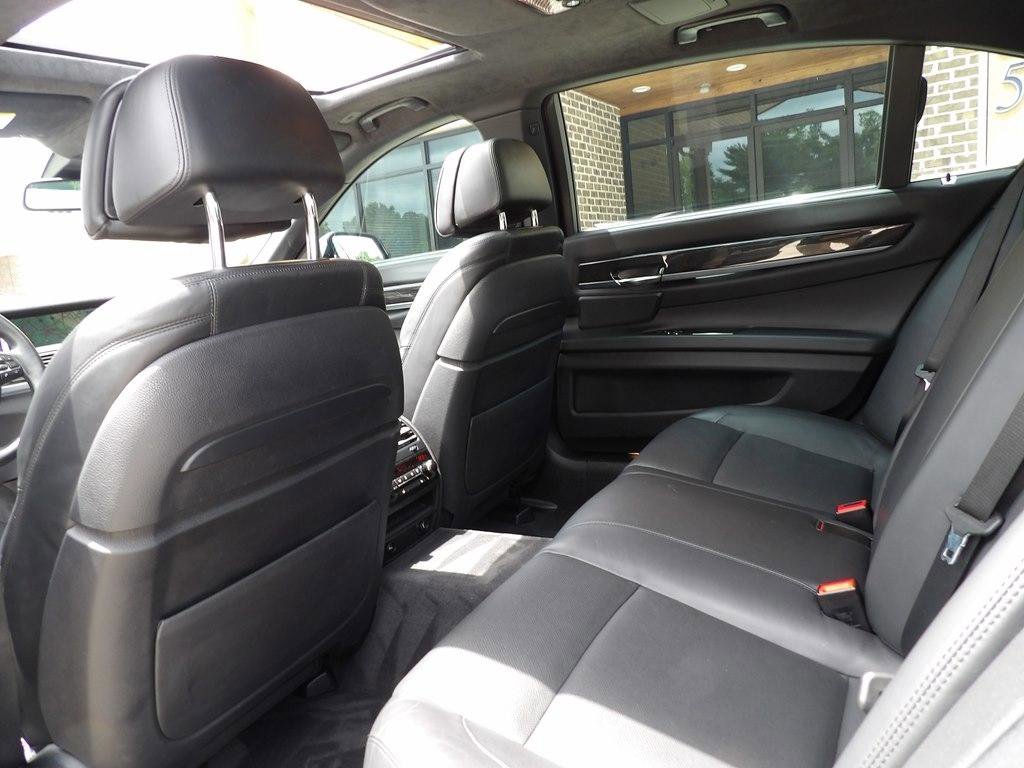 Used 2015 BMW 750Li RWD image 27