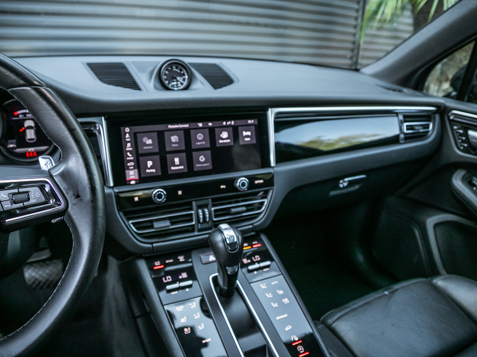 Certified 2023 Porsche Macan AWD/4WD image 20