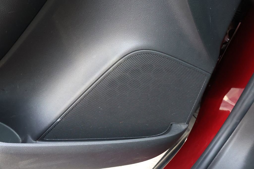 Used 2022 Chevrolet Trax LT w/ LT Convenience Package image 36