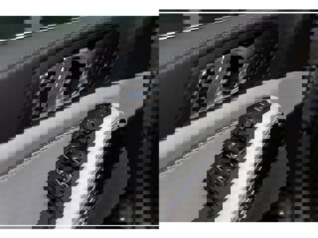 New 2026 BMW X5 xDrive50e w/ Climate Comfort Package image 54