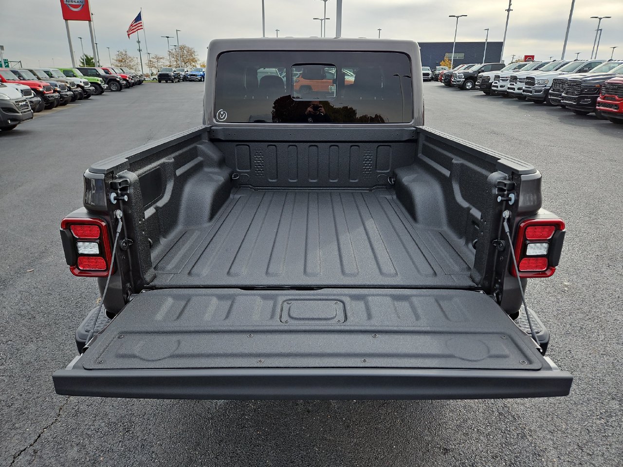 New 2026 Jeep Gladiator Sport AWD/4WD image 7
