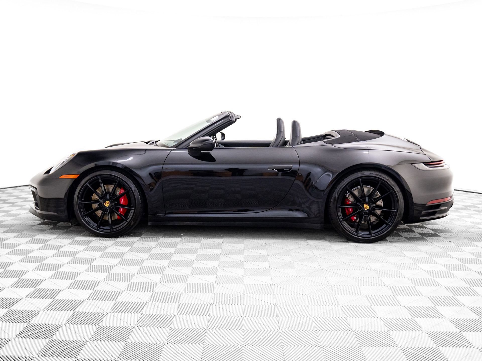 Certified 2020 Porsche 911 Carrera S image 2