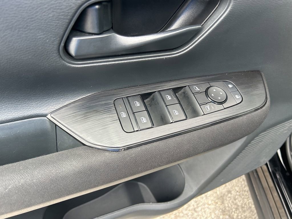 Used 2025 Nissan Kicks S FWD image 33