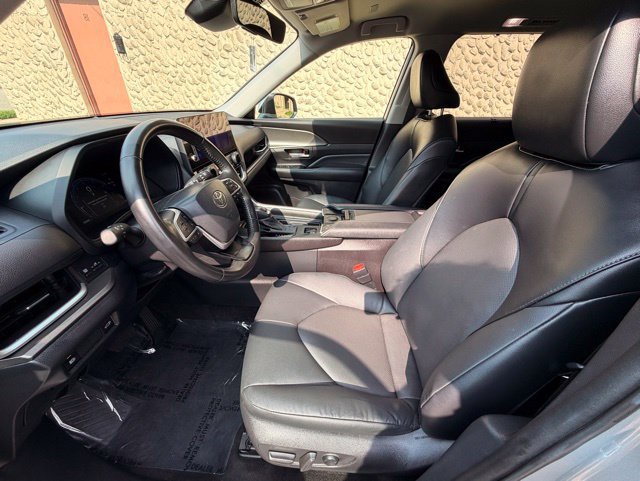 Used 2024 Toyota Grand Highlander AWD image 14