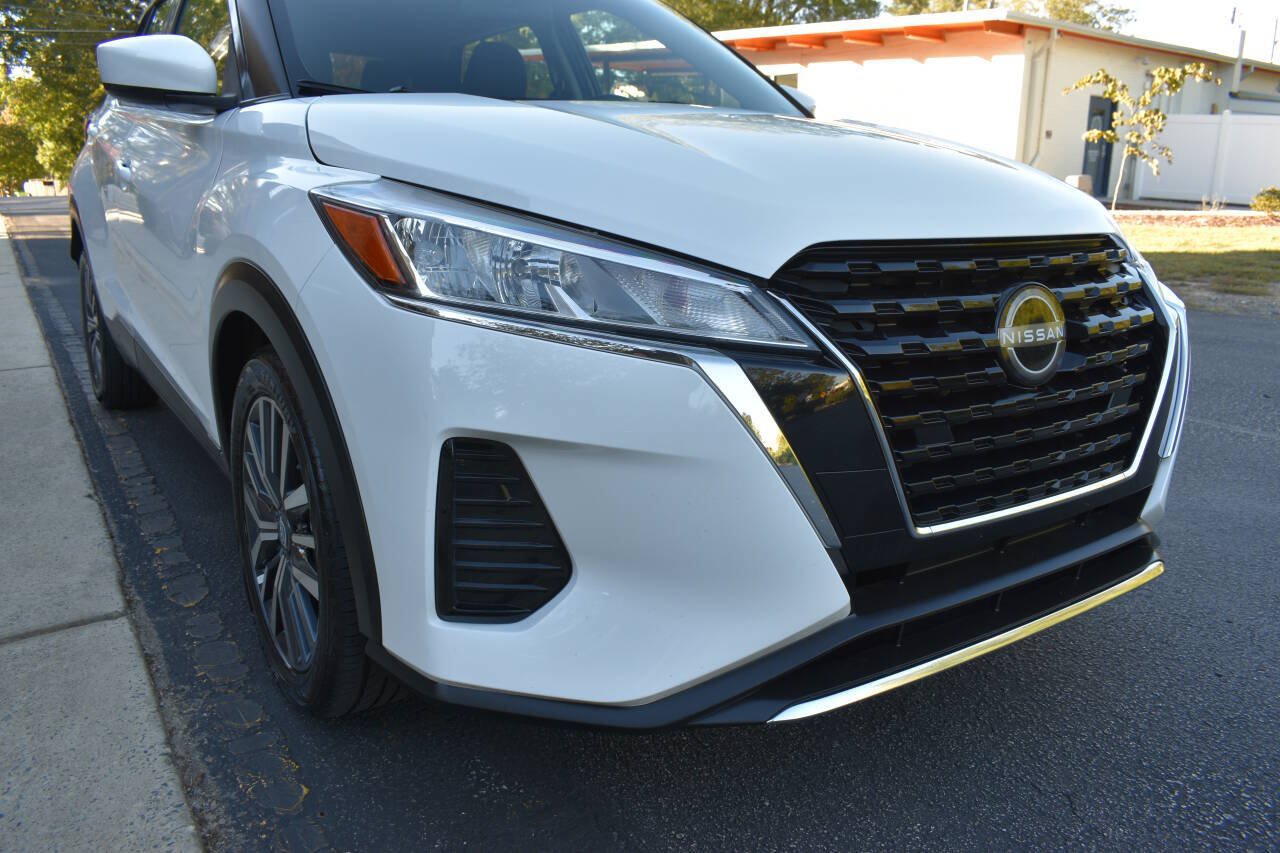Used 2022 Nissan Kicks SV FWD image 35