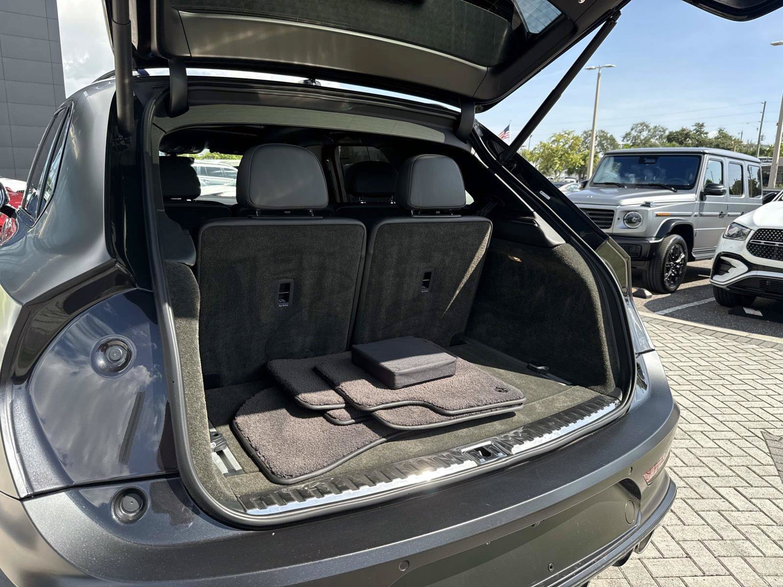 Used 2022 Bentley Bentayga Speed AWD/4WD image 8