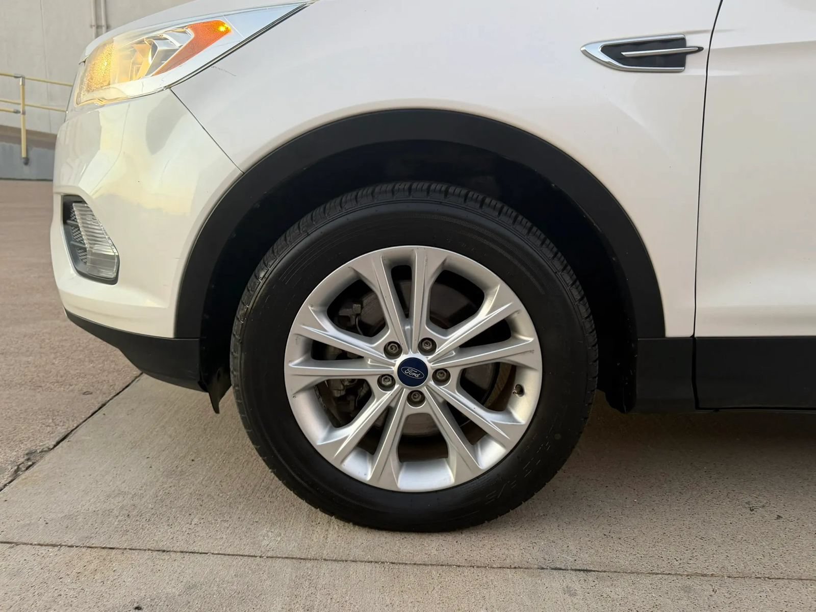 Used 2018 Ford Escape SEL AWD/4WD image 41