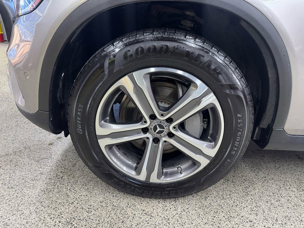 Used 2021 Mercedes-Benz GLC 300 4MATIC image 36