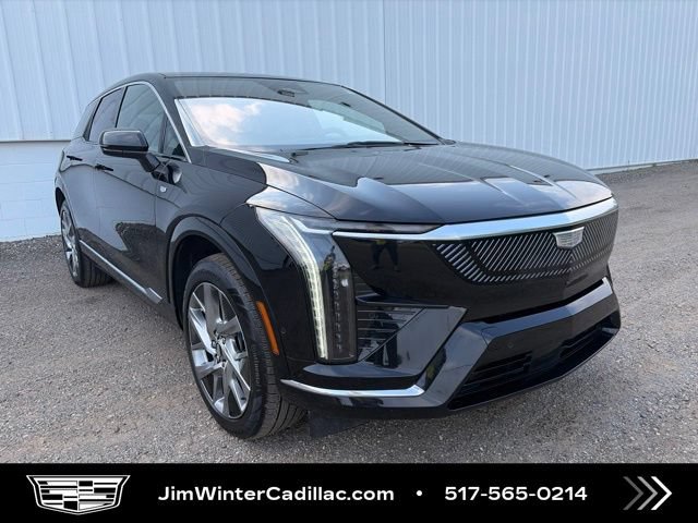 Certified 2025 Cadillac Optiq Luxury 2 w/ LPO, Floor Liner Package AWD/4WD image 6
