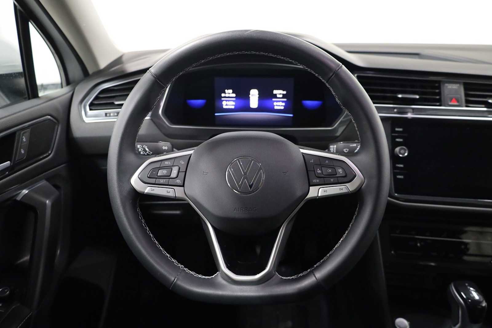 Used 2022 Volkswagen Tiguan SE image 22