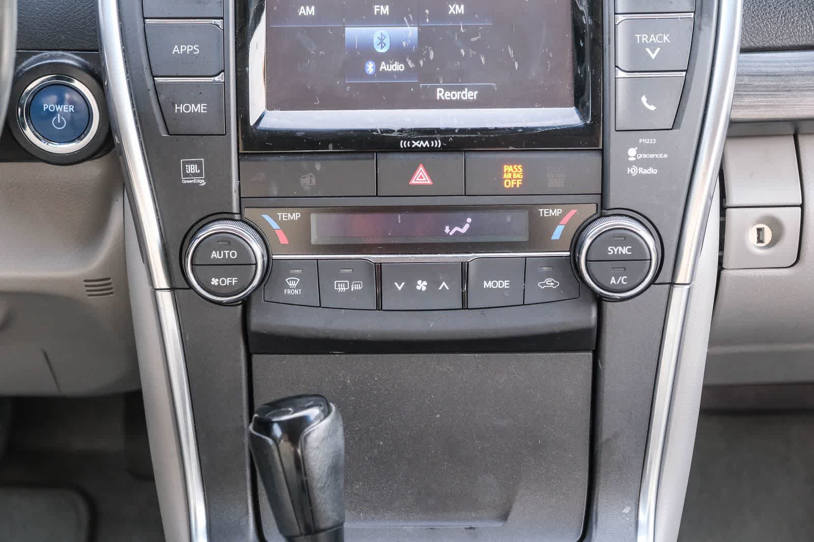 Used 2017 Toyota Camry XLE w/ Moonroof Package FWD image 15