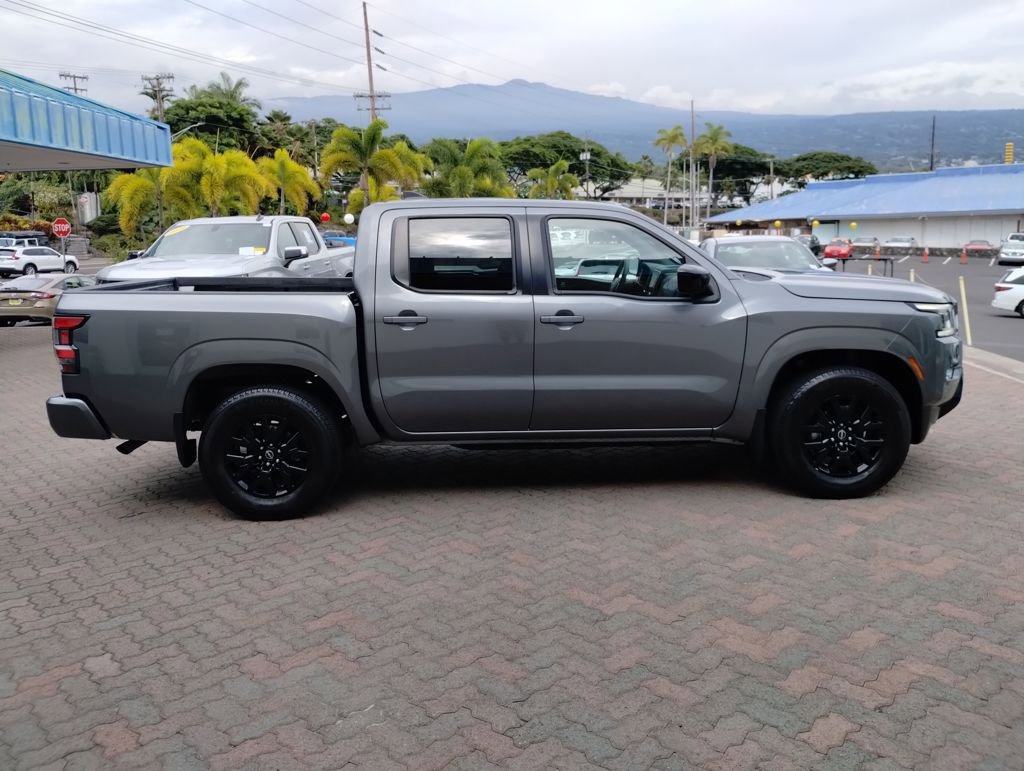 Used 2023 Nissan Frontier SV w/ Midnight Edition Package image 6