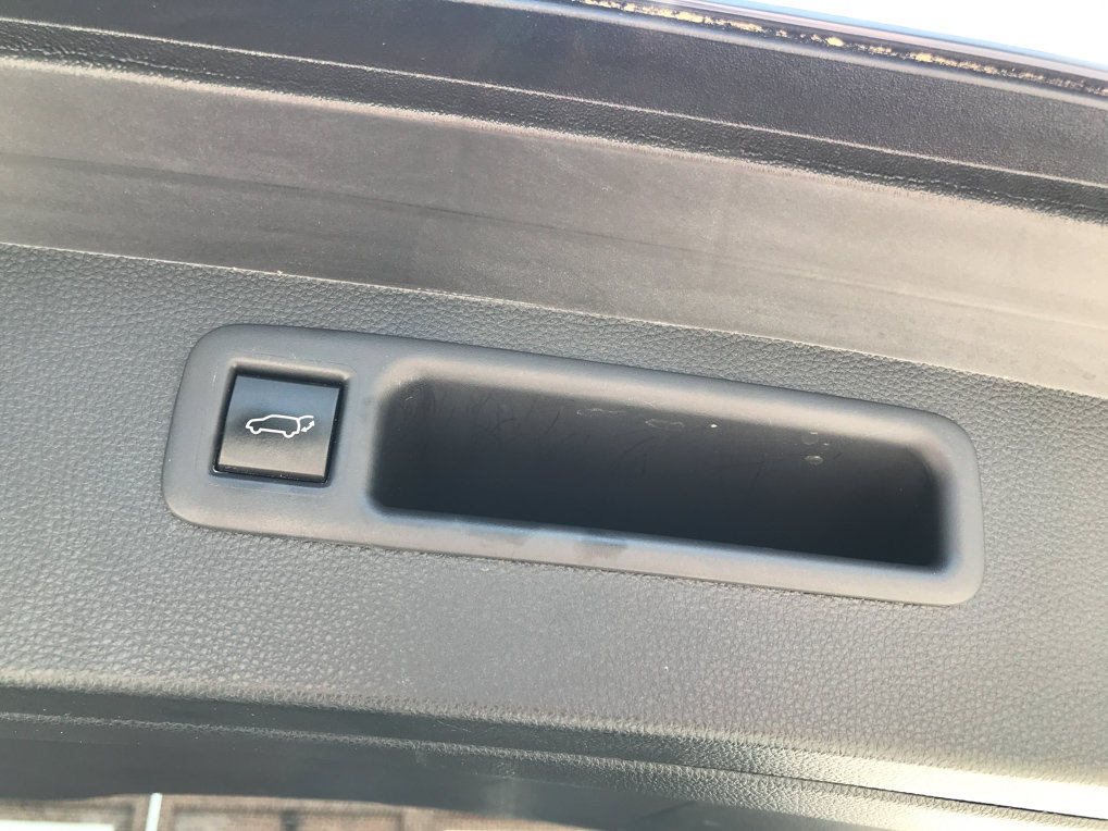 Used 2023 Toyota Highlander LE FWD image 27