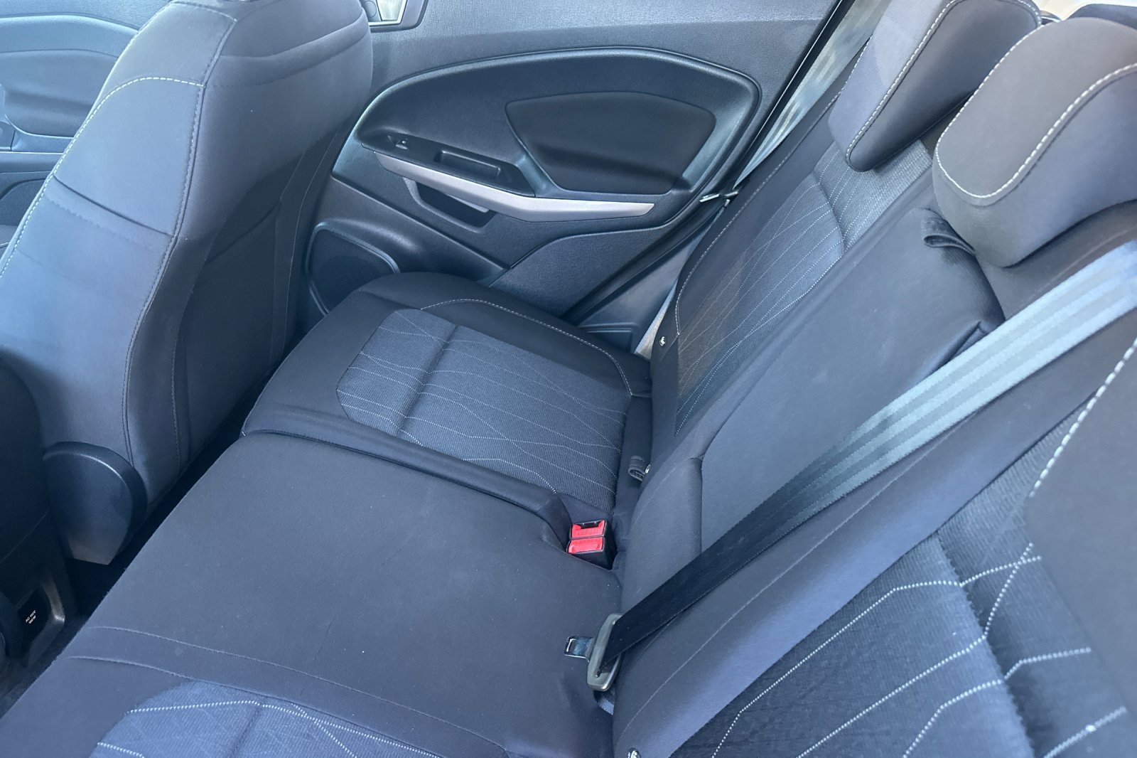 Used 2022 Ford EcoSport SE w/ SE Convenience Package image 12