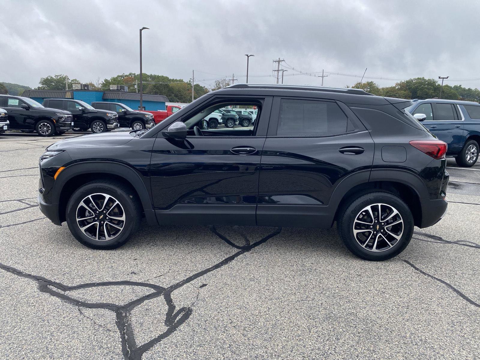 Used 2024 Chevrolet TrailBlazer LT image 4