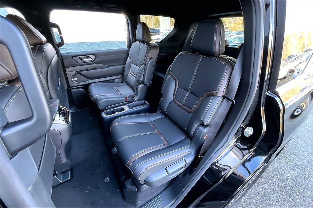 New 2026 Nissan Armada SL w/ Captain's Chari Seat Package image 10