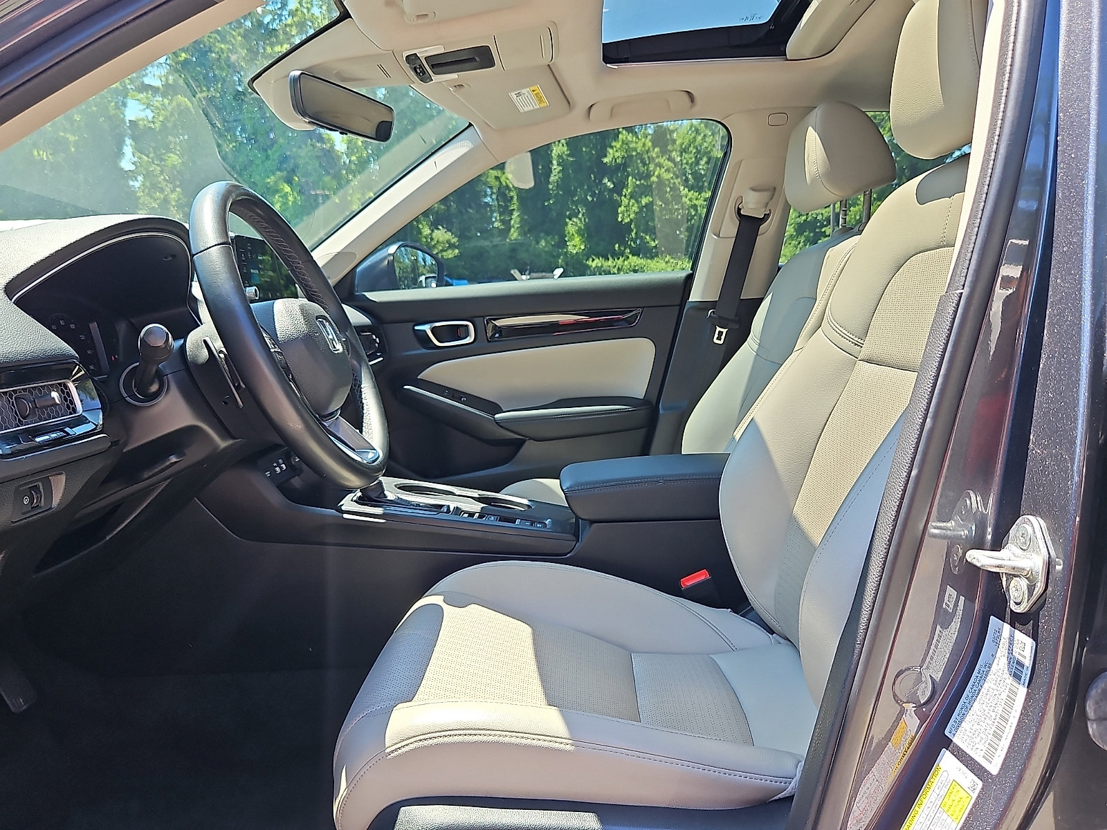 Used 2022 Honda Civic Touring image 14