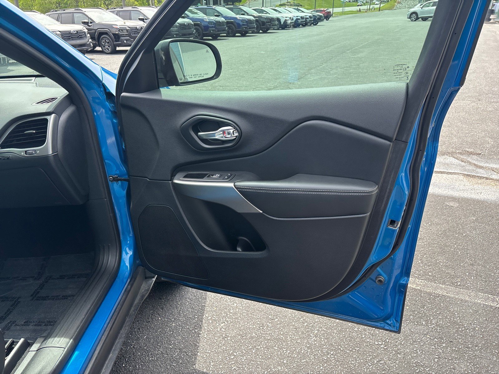 Used 2021 Jeep Cherokee Latitude Lux 80th Anniv w/ Quick Order Package 26U 80TH FWD image 39