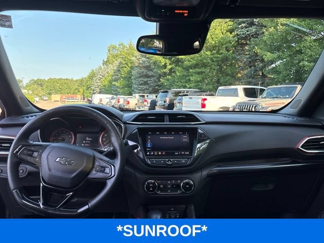 Used 2022 Chevrolet TrailBlazer RS w/ Sun and Liftgate Package FWD image 7