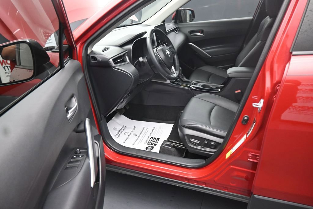 Used 2022 Toyota Corolla Cross XLE FWD image 15