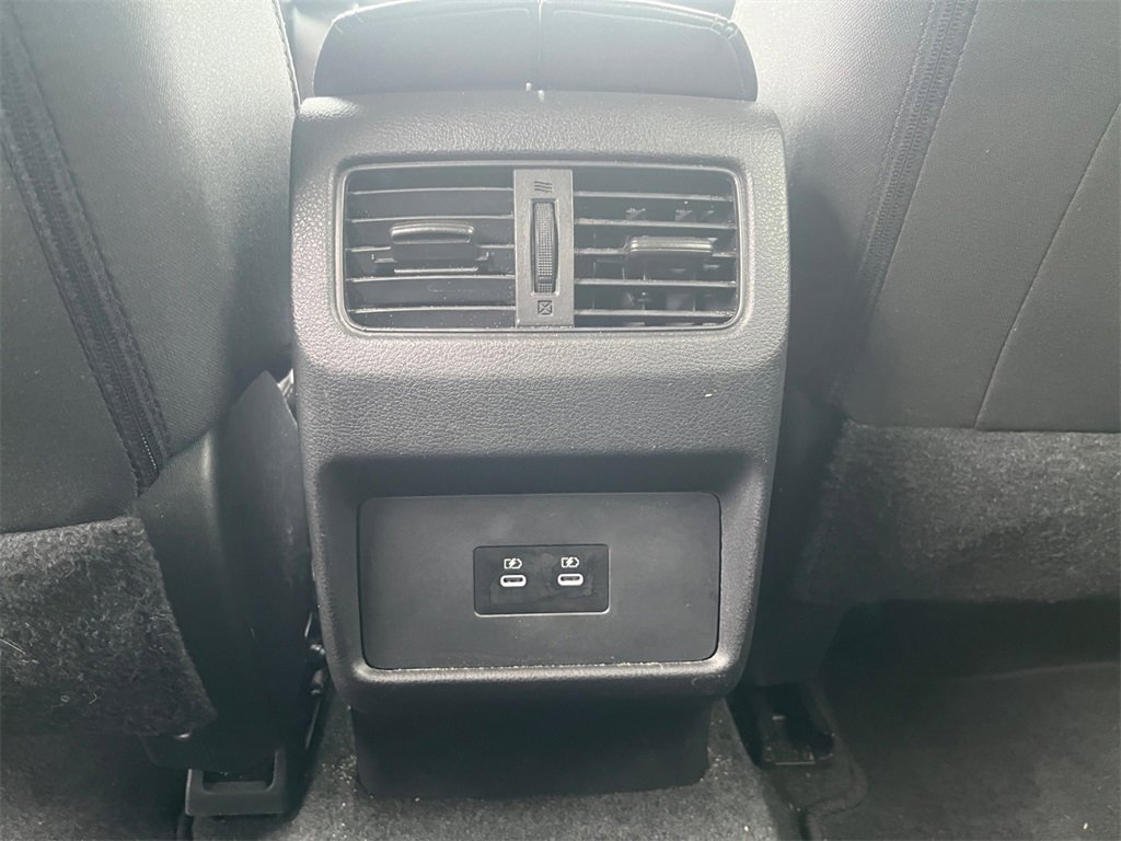 Used 2024 Nissan Rogue SV image 18