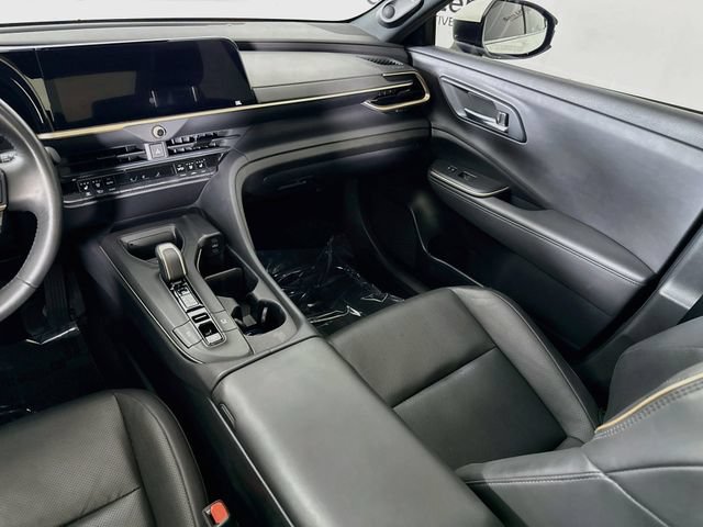 Used 2023 Toyota Crown Platinum AWD/4WD image 23