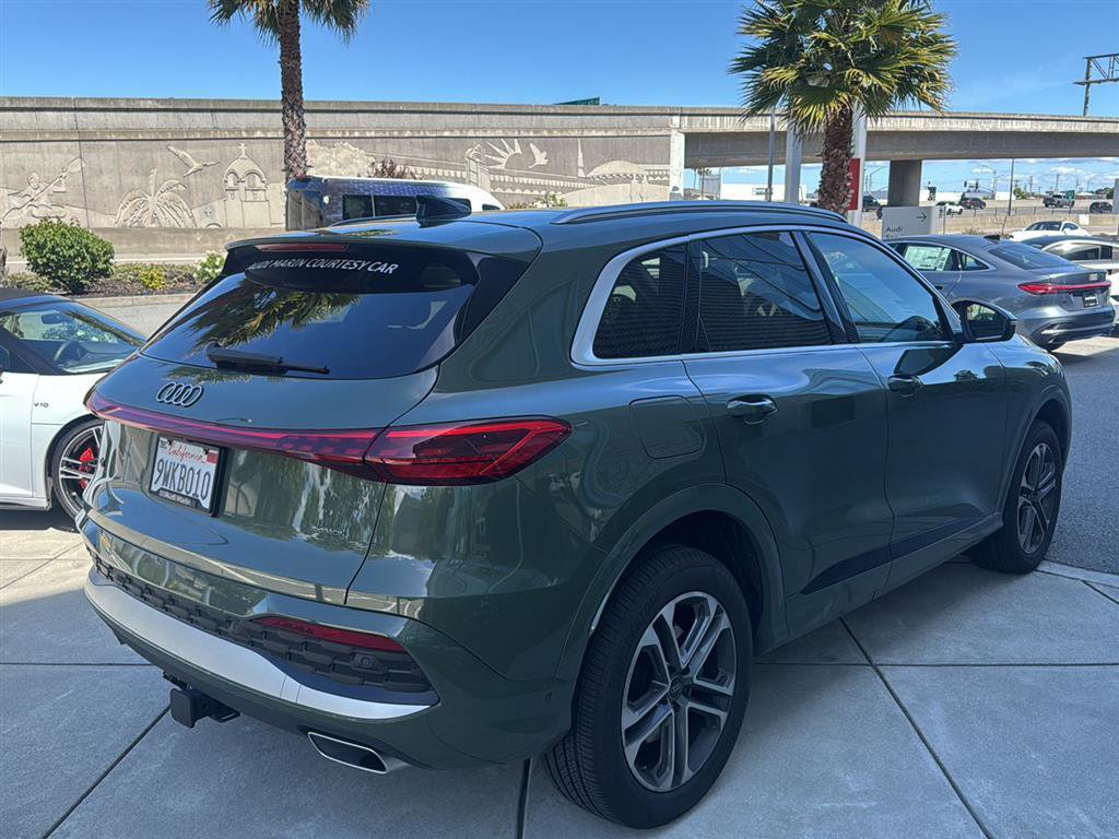 Used 2025 Audi Q5 Premium Plus w/ Premium Plus AWD/4WD image 6