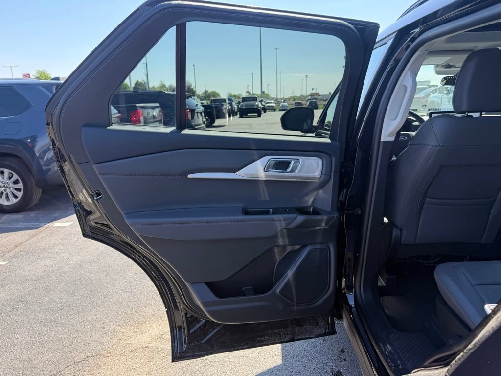 New 2026 Ford Explorer Active w/ Active Comfort Package AWD/4WD image 32