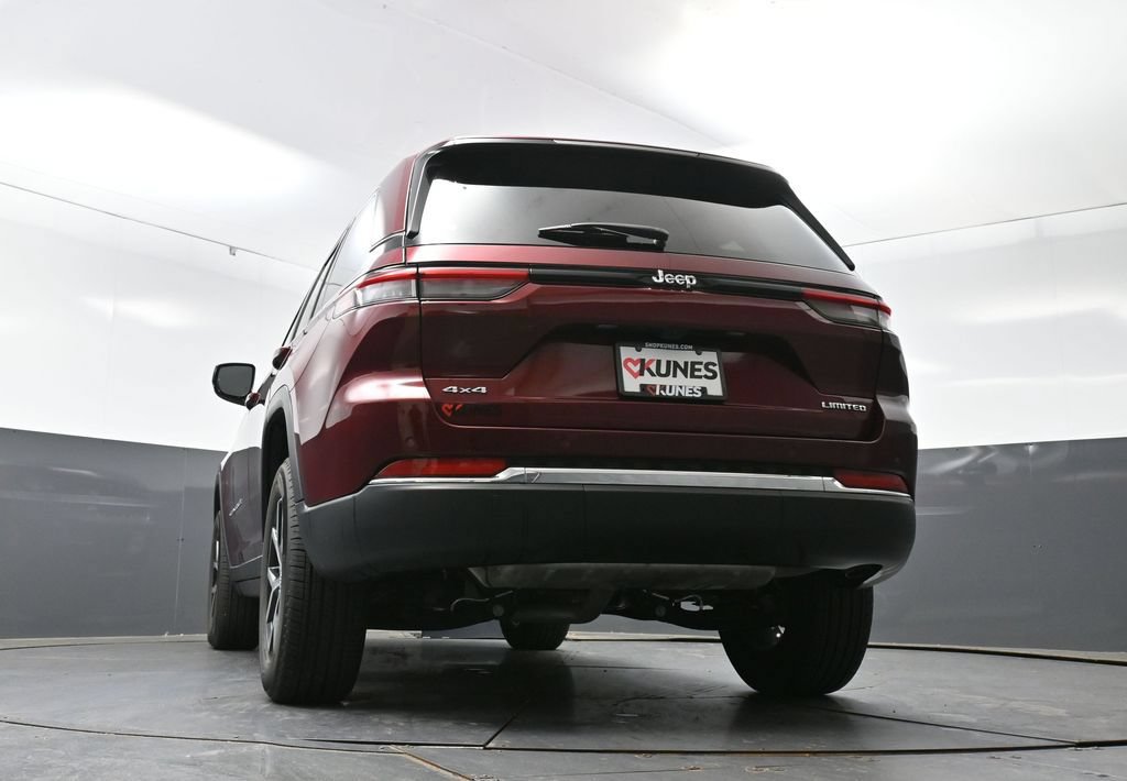 Used 2024 Jeep Grand Cherokee Limited AWD/4WD image 30