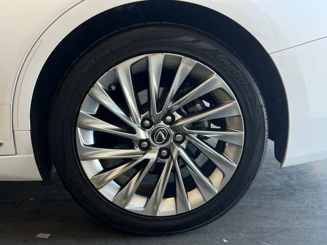 Used 2021 Lexus ES 300h w/ Accessory Package FWD image 10